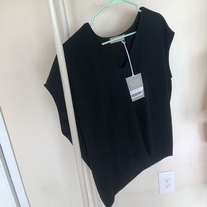 Everlane Japanese Goweave v-neck tee